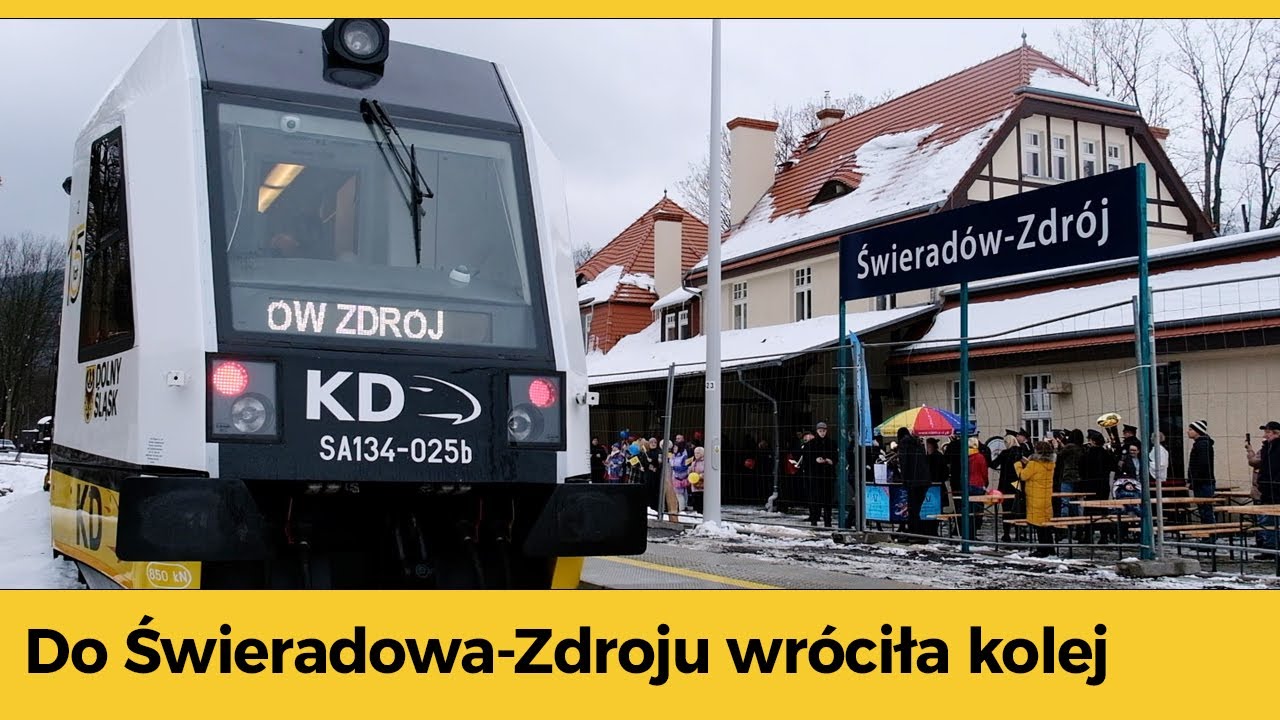 Do Świeradowa-Zdroju wróciła kolej. Pociąg witała orkiestra!