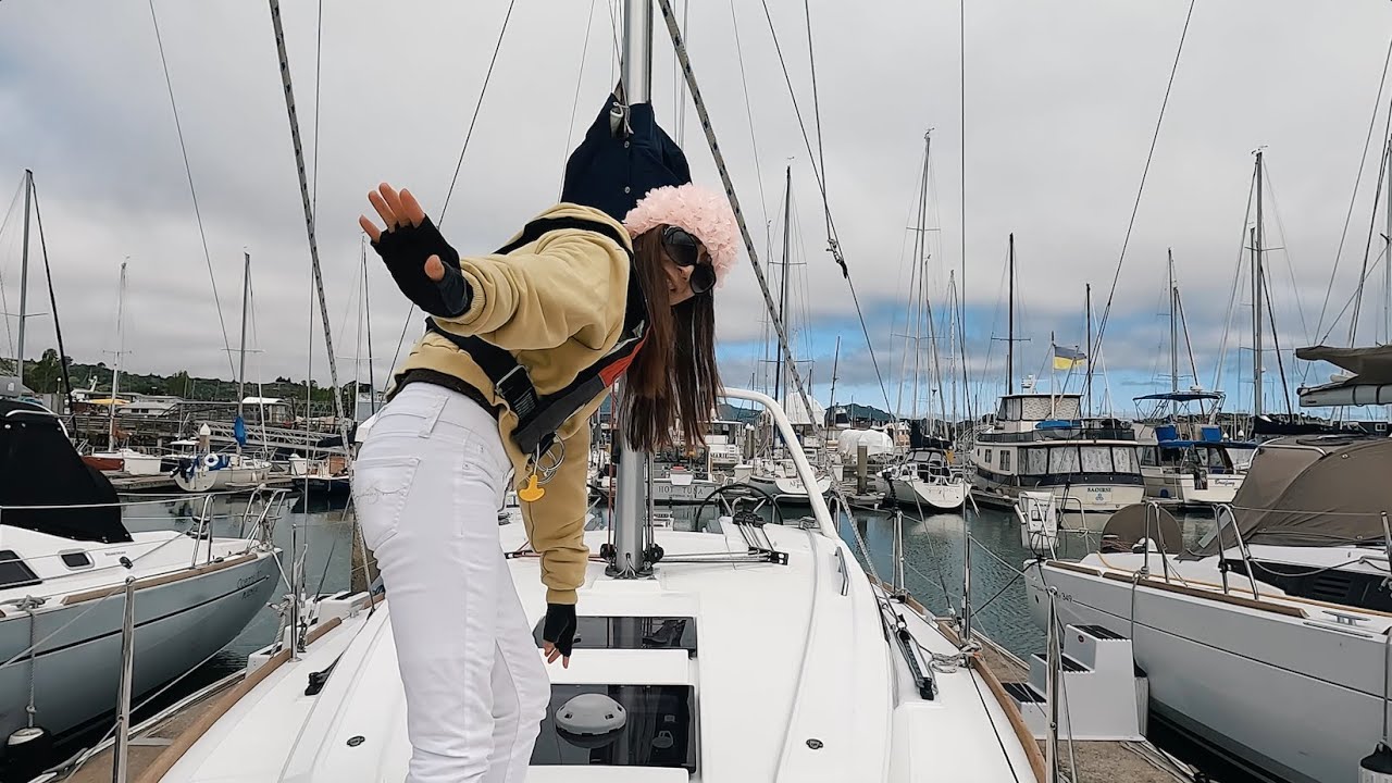 How to Dock Twin Rudder Boat With No Prop Wash and Prop Walk