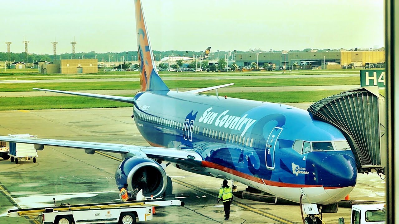 I flew Minnesota&rsquo;s quirky little airline... SUN COUNTRY AIRLINES review