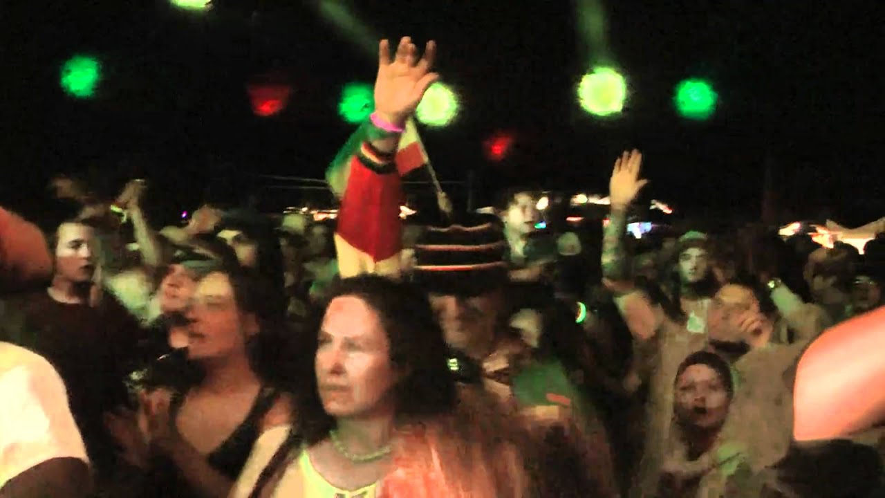 Dezarie and Midnite Band truth at the NWWRF 2010