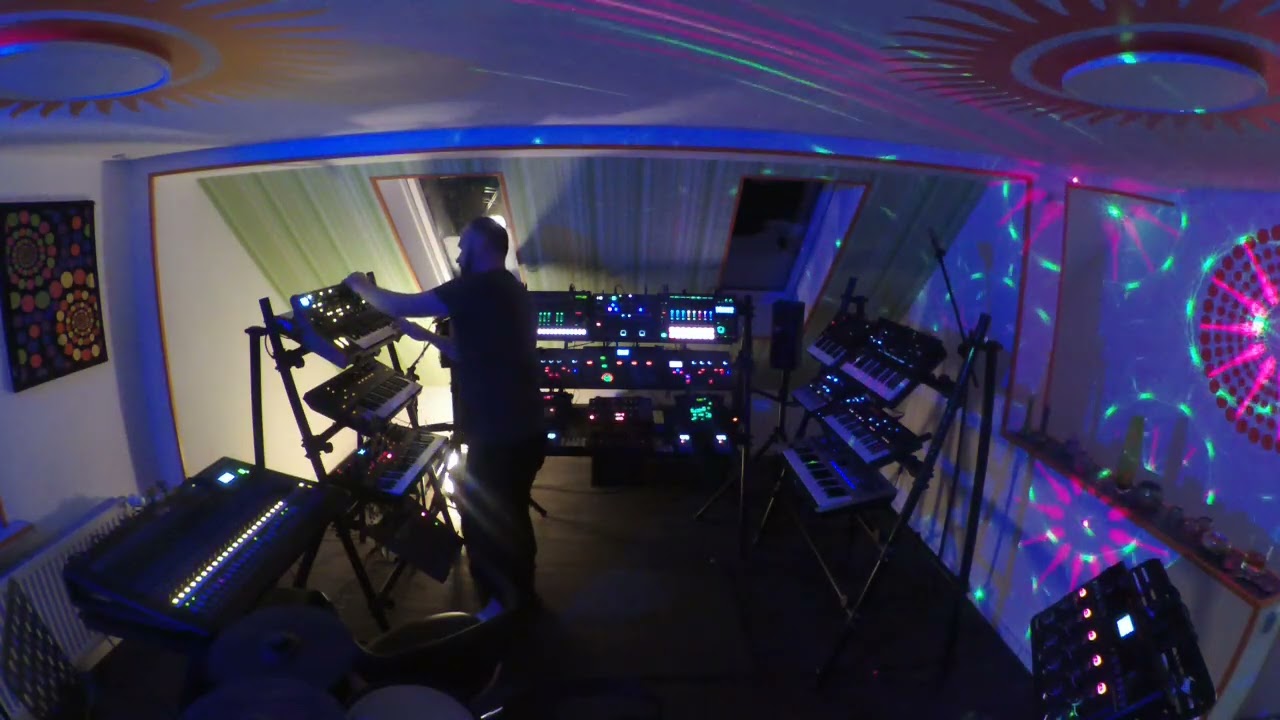 DAWless Jam / Studio Refreshed / First Sound Check / Moog / Korg / Roland / Arturia / Boss / Zoom