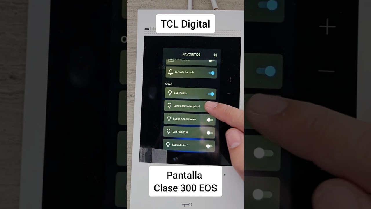 TCL Digital con Pantalla Clase 300 EOS 📱