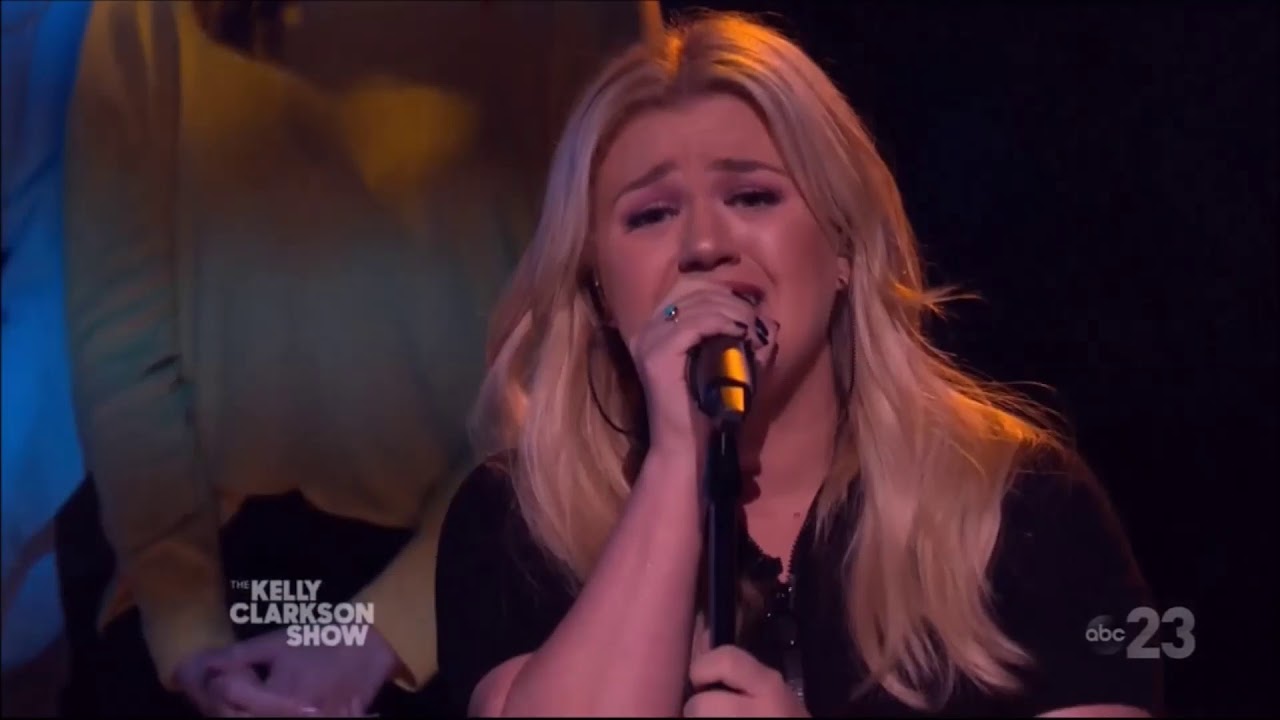 Kelly Clarkson sings 