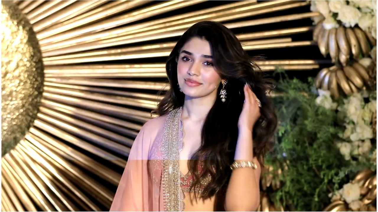 Krithi Shetty At Vijay Devarakonda Rashmika Wedding Reception | TFPC