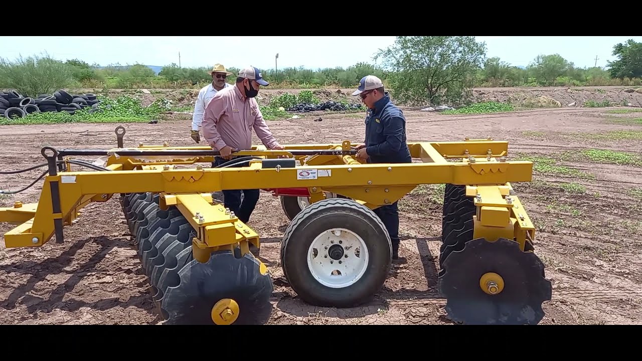 EXPLICANDO ALGUNAS BONDADES DEL TRACTOR NH TS6.125 & (GPS) PILOTO AUTOMATICO Y NIVELANDO UNA RASTRA.