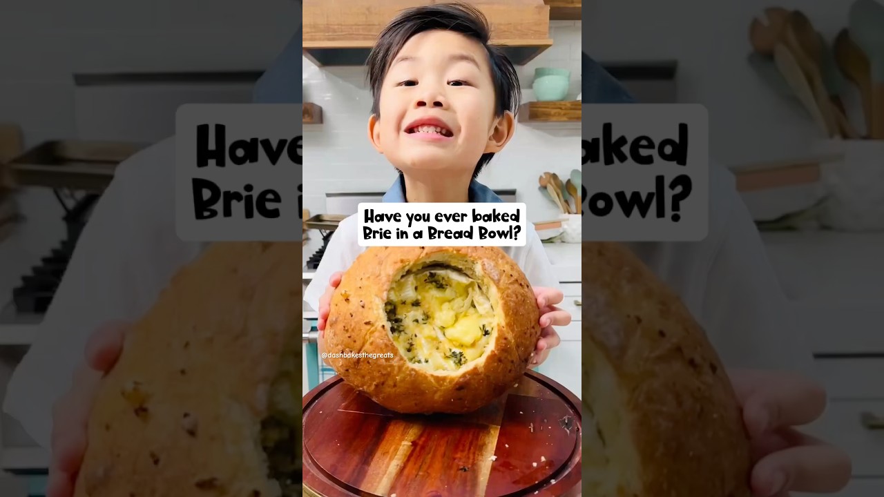 This Baked Brie Bread Bowl is a delicious Super Bowl appetizer or good for any day! 