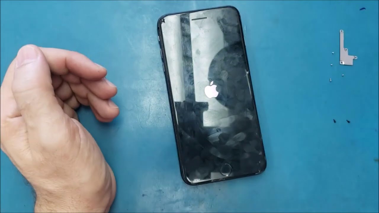 جميع الحلول الممكنة لمشكلة تعليق الايفون 8 بلس على رمز التفاحة