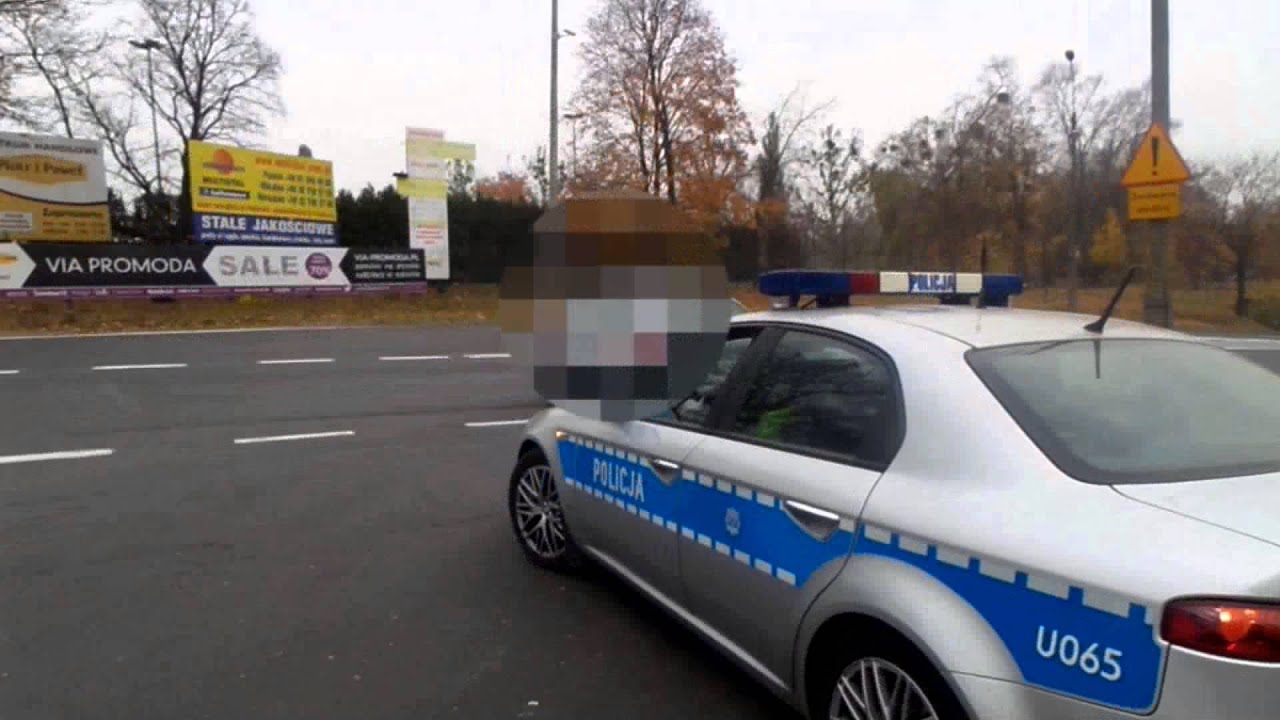 odcinek 28 - Policjanci unikają pomiarów Iskrą przed kamerą.