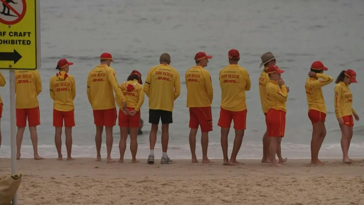 Australian lifeguards fall silent for Bondi Beach victims | AFP