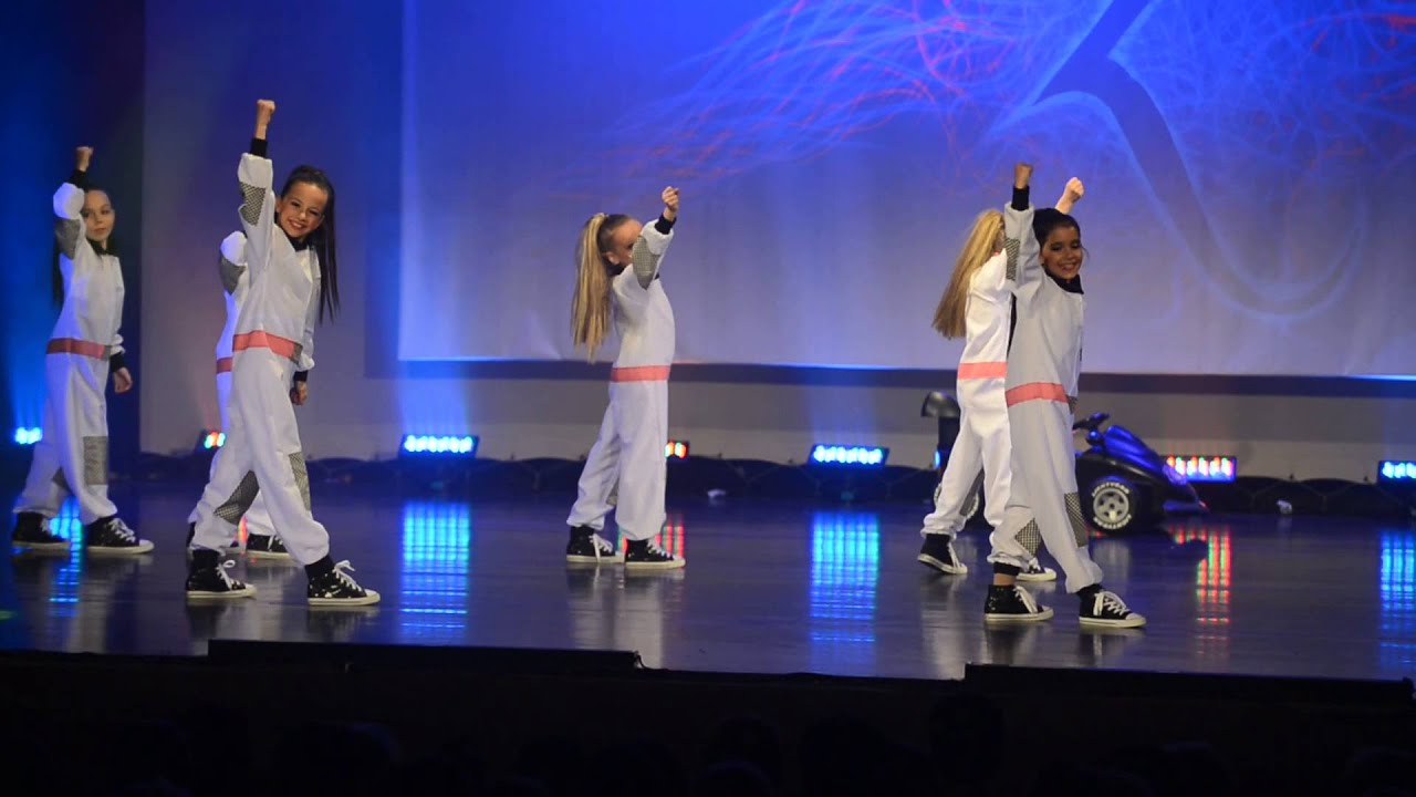 Grand Champion - troupe Summum du Studio Z&eacute;nith - mai 2013