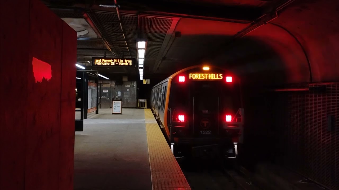 Orange Line Type 14 #1433/#1530 leaving Jackson Square (station under renovation)