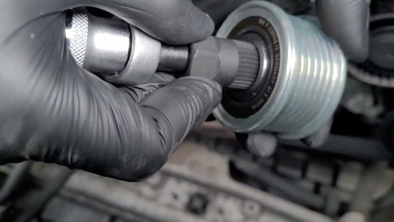How to Replace an Overrunning Alternator Pulley - Mercedes C/CLK/E Class