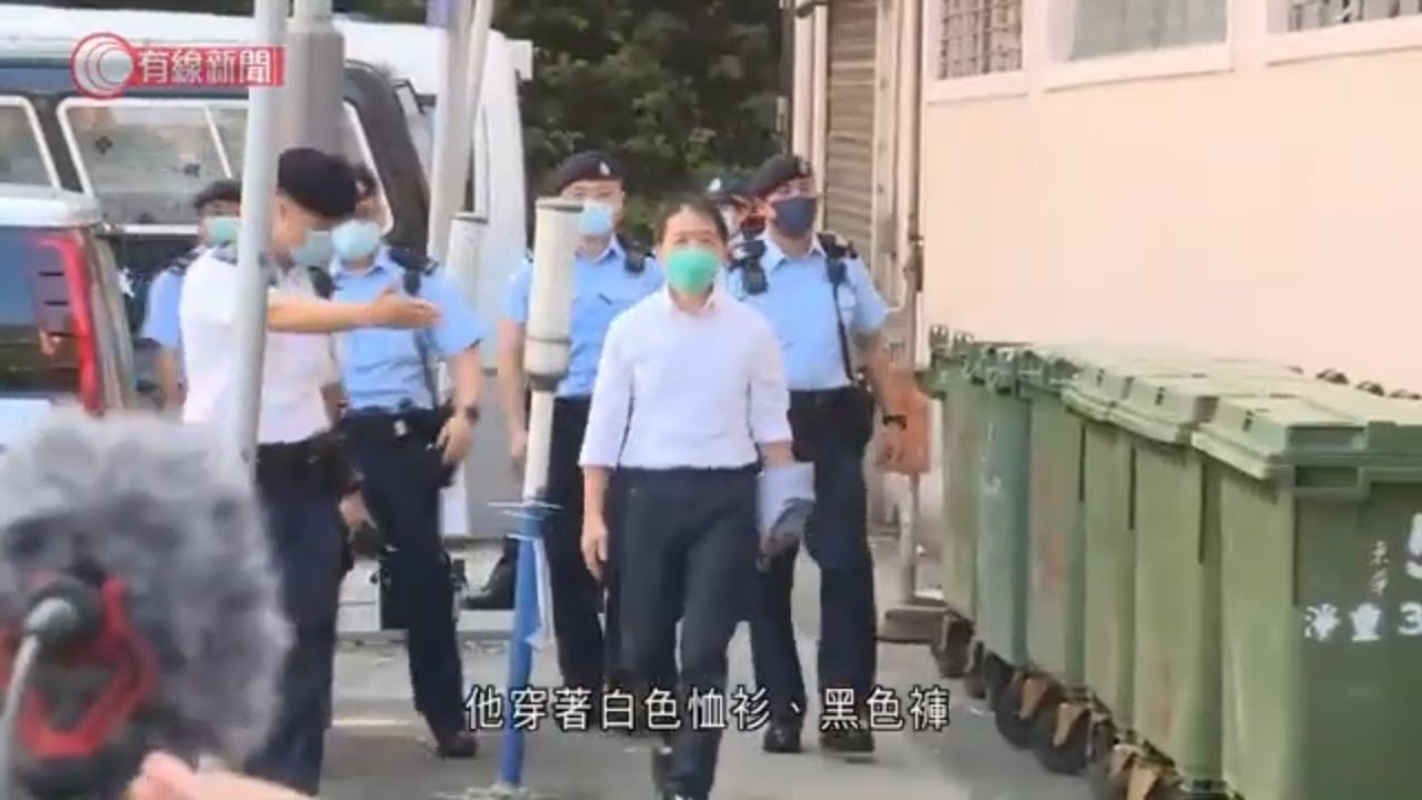 胡志偉獲批短暫外出奔父喪　期間與年邁母短聚　留殯儀館約半小時後由警車載走 - 20210508 - 港聞 - 有線新聞 CABLE News