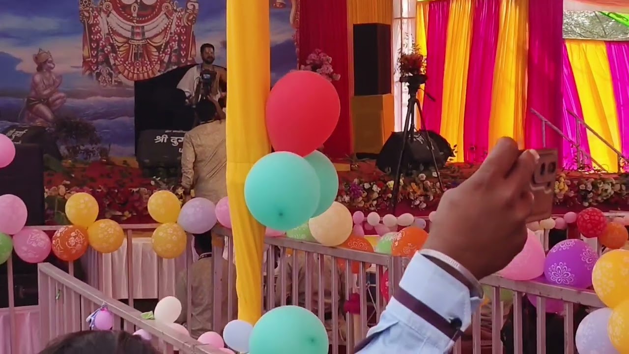 आचार्य युवराज पांडे जी महाराज का कथा का रसपान किया और कृष्णा भगवान जन्म का आनद लिया 🌹🌹🌹🌹🙏🙏🙏
