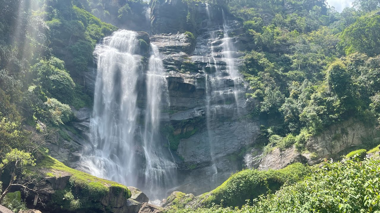 BOMBURU ELLA FALLS, SRI LANKA #waterfalls #travelvlog #srilanka #tropical #nature #naturelovers