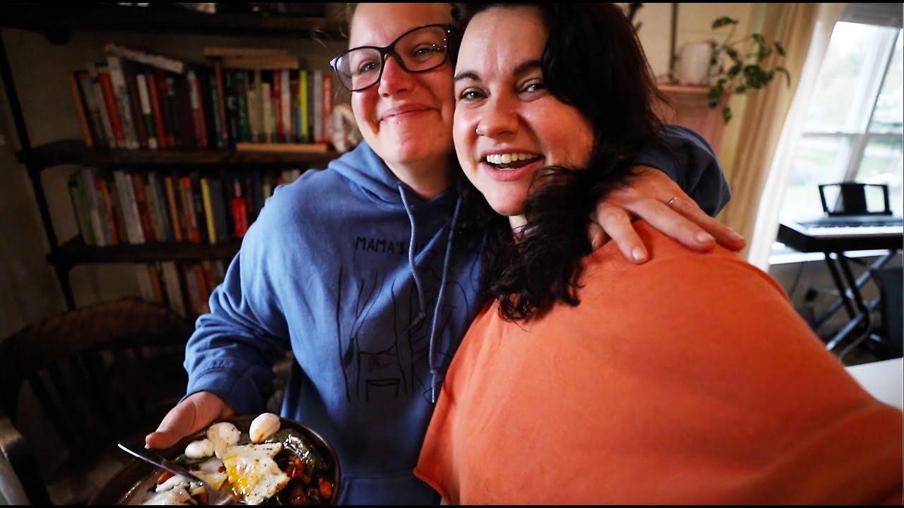 Homestead Morning with Jess and Bri! | VLOG