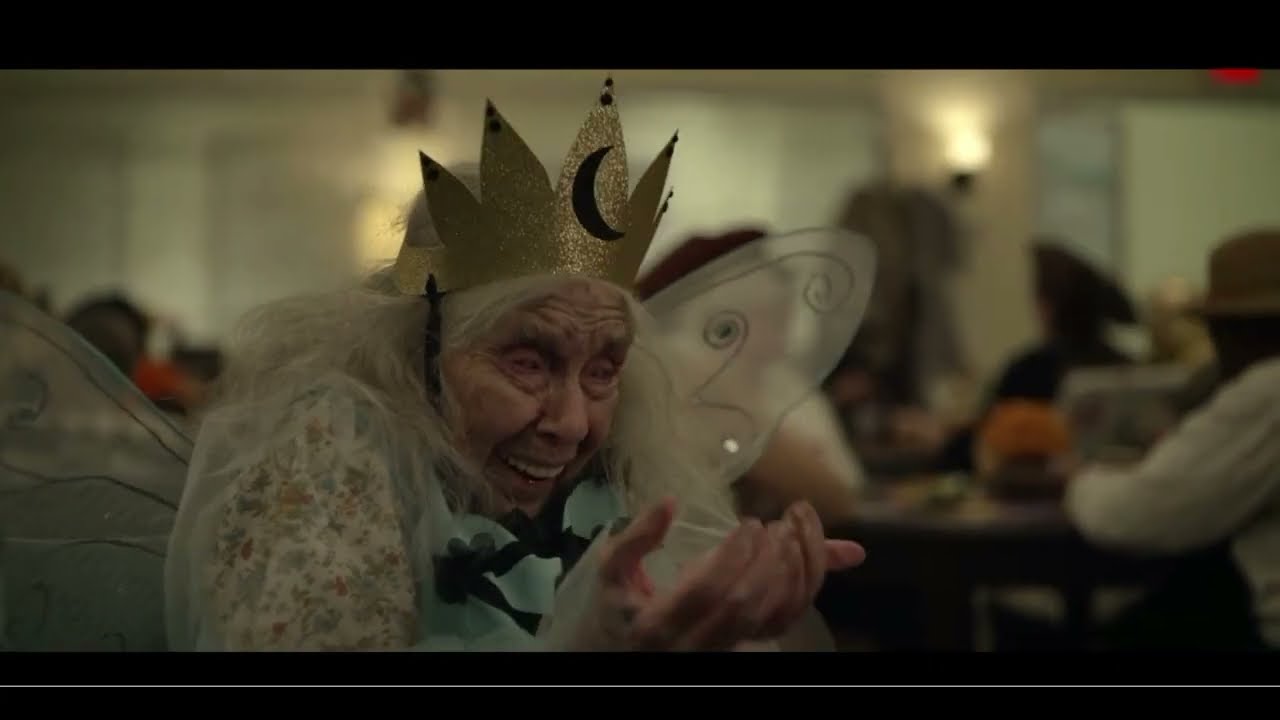 OLD LADY TELLS THE STORY OF STINGY JACK ~CURSE OF BRIDGE HOLLOW 2022 #marlonwayans #priahferguson