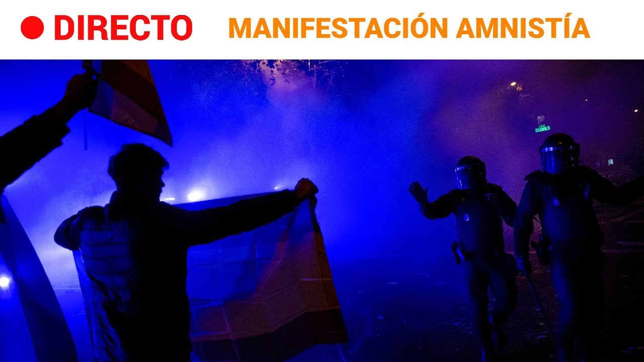 LEY DE AMNISTÍA: SIGUEN las PROTESTAS cerca de la SEDE del PSOE en la CALLE FERRAZ | RTVE Noticias