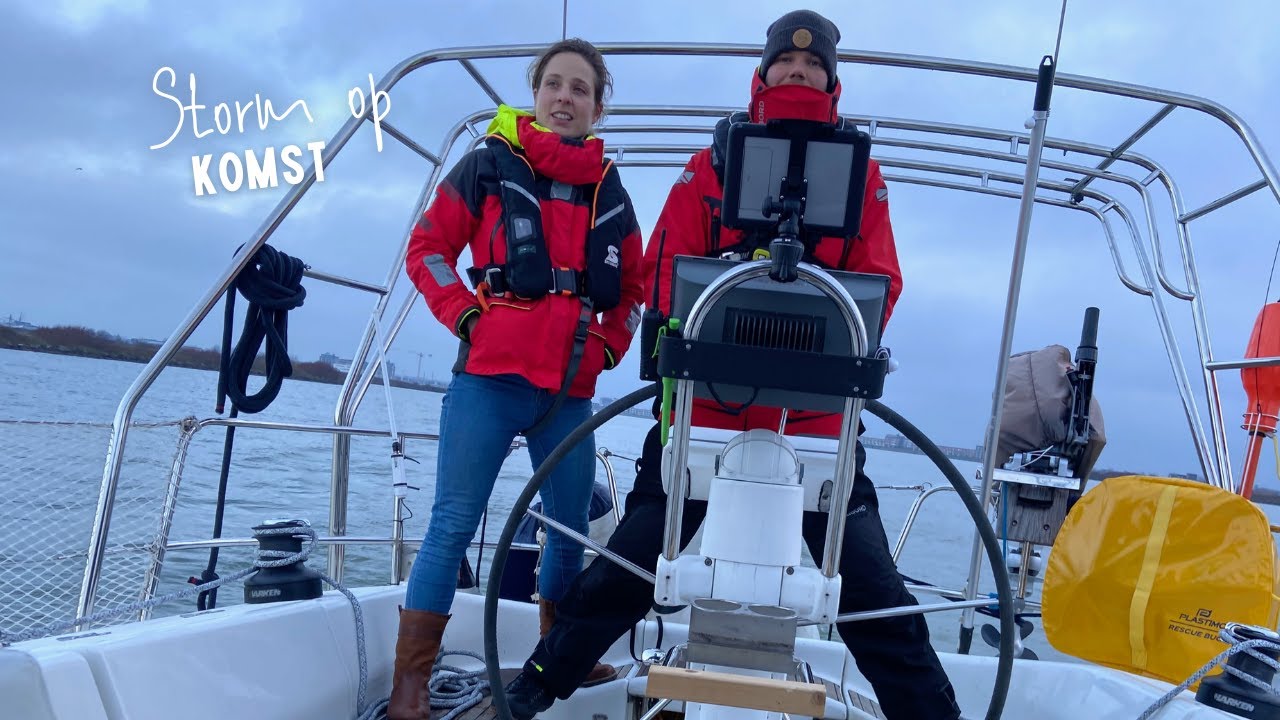 Ep. 13 - Zeilen naar Lemmer voor onze boog voor de zonnepanelen + onze eerste echte storm aan boord