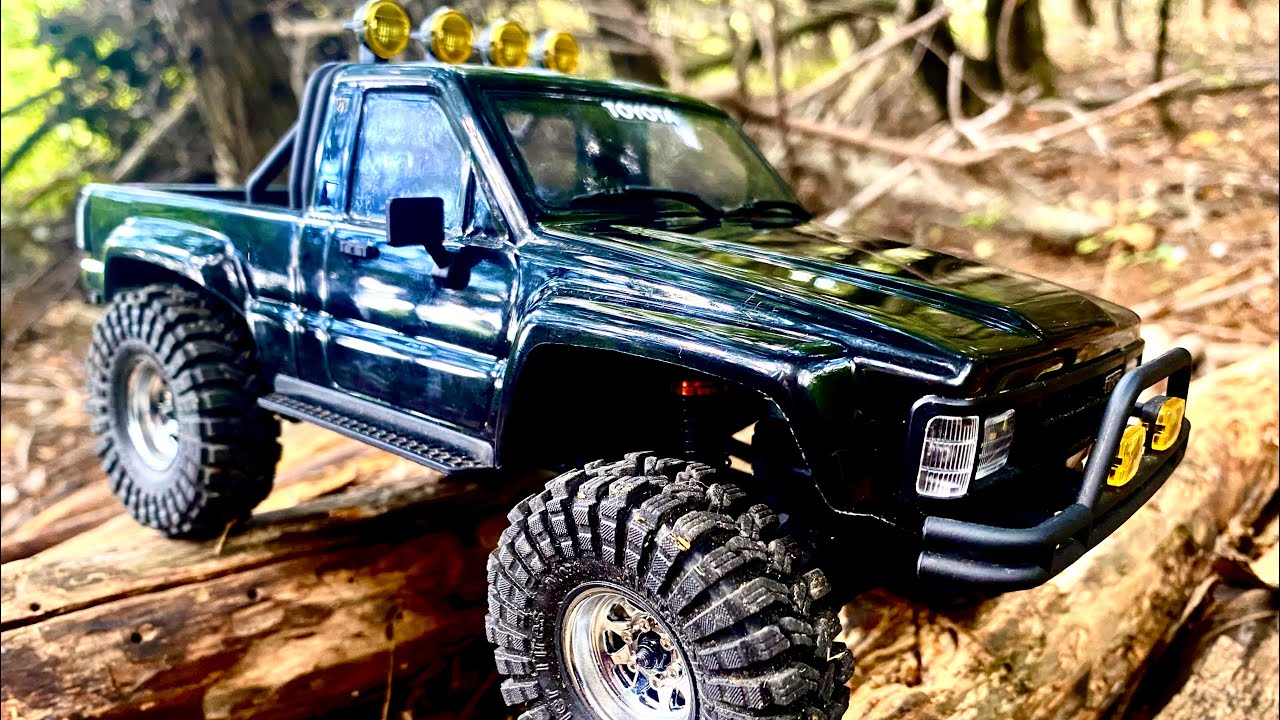 HPI Venture 18 Flux (latest version)A trail adventure with the 1985 Toyota Hilux SR5