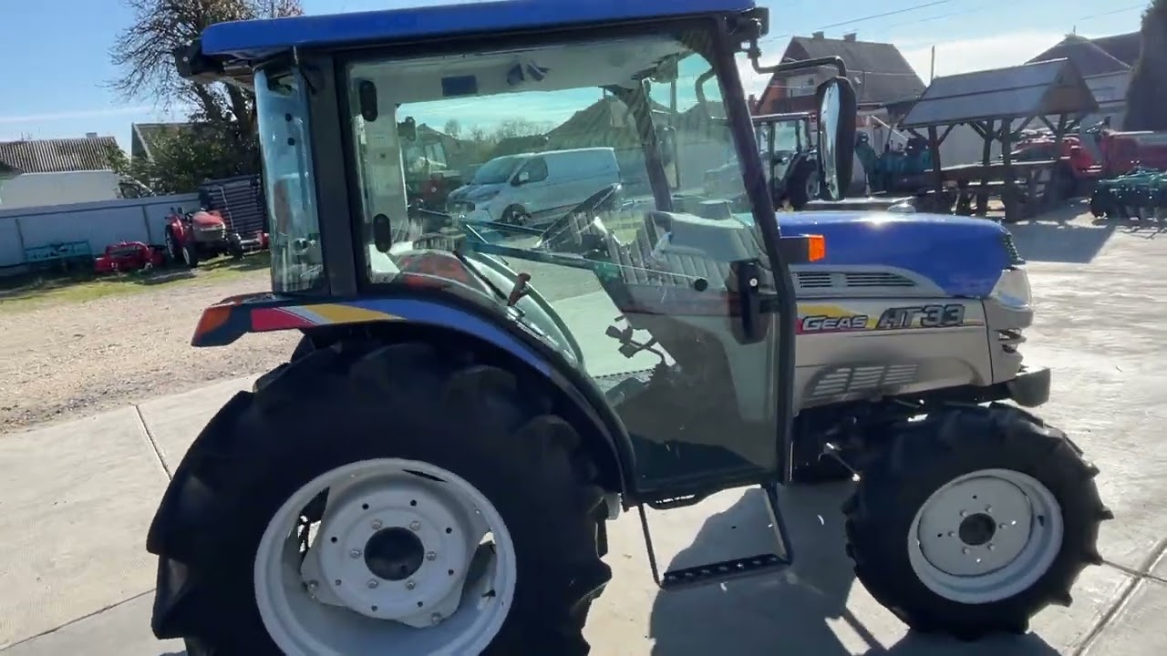 Iseki AT33 Fülkés traktor.