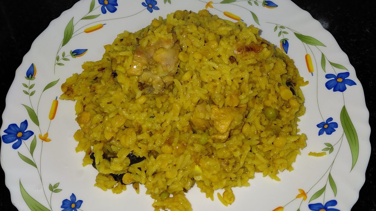 চিকেন খিচুড়ি বানানোর একদম সহজ রেসিপি / chicken khechuri recipe / vuna khichuri recipe / chicken