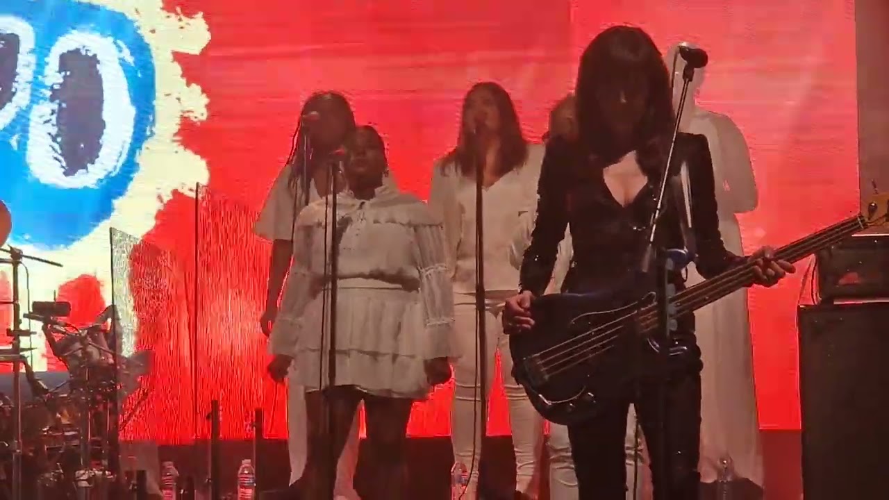 Primal Scream Movin' On Up, night 1, Queens Park, Glasgow,1 July 2022