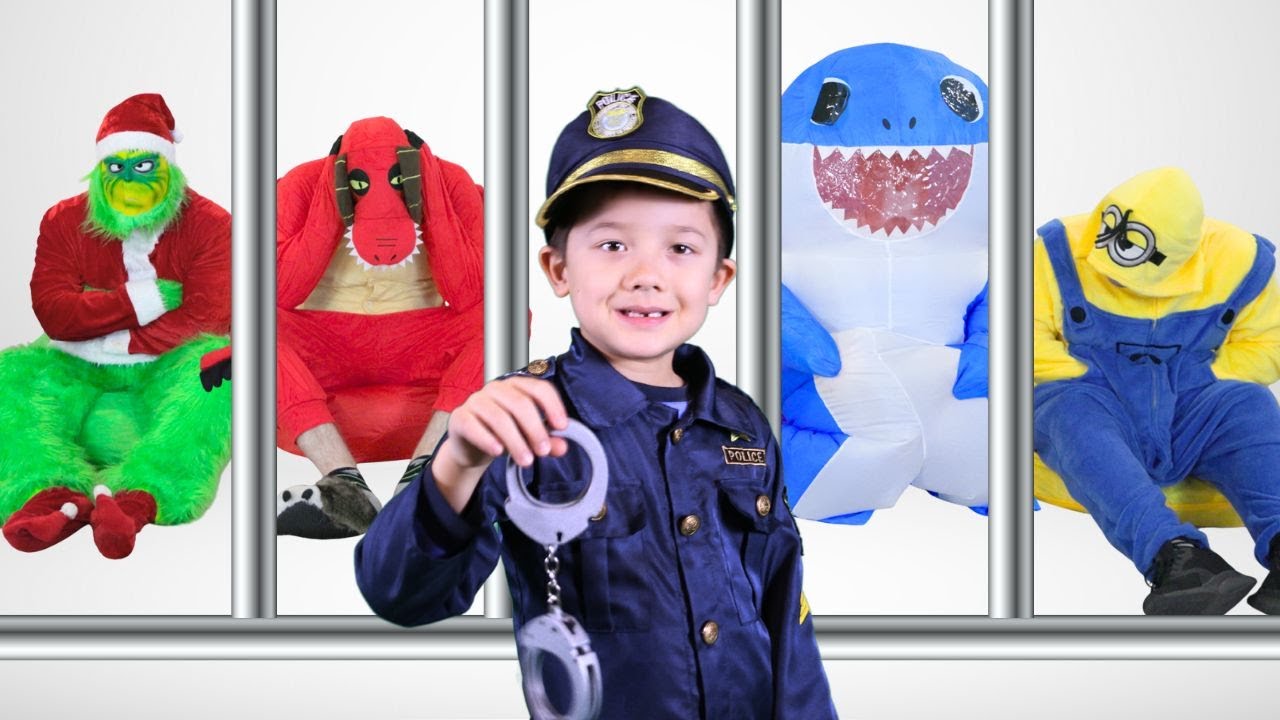 Albert Opened his own Police Station and Saves the Day! | Pretend play by Papa Joel's English