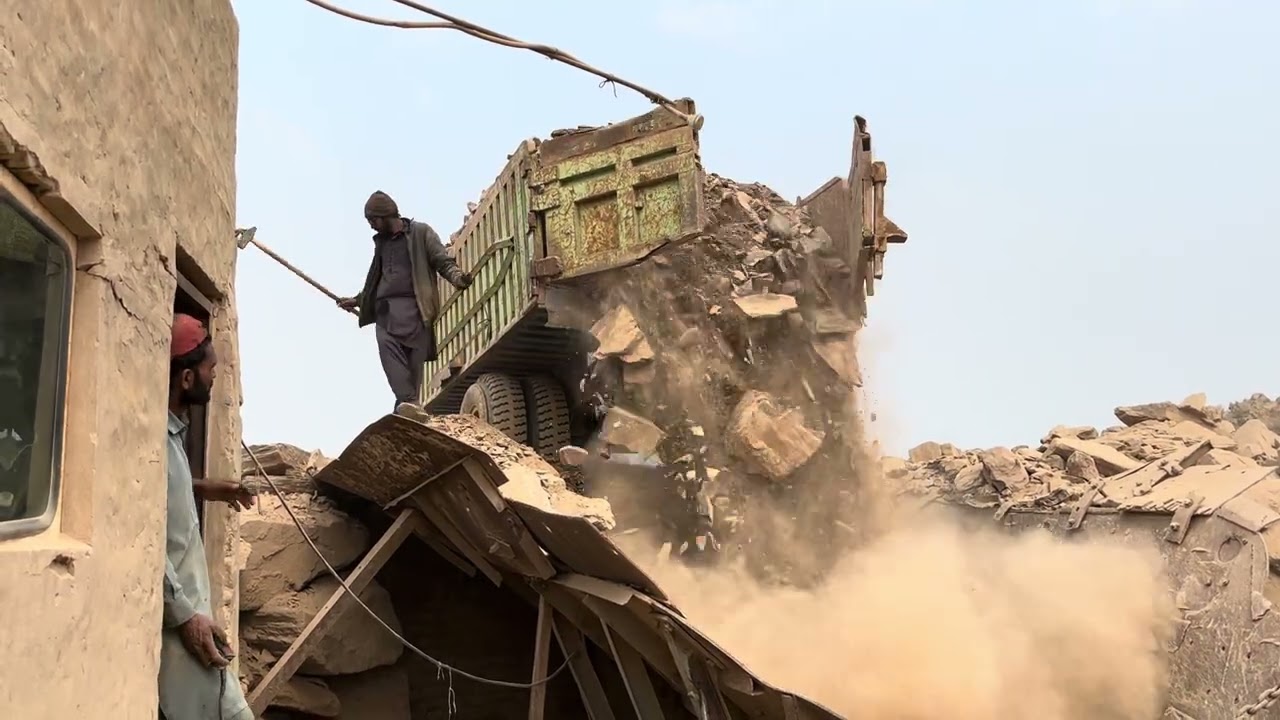 How stone Crushing works? 🔥Sand Crushing 🔥ASMR HOW to Crush Rocks  ? heavey Machinery#goviral 