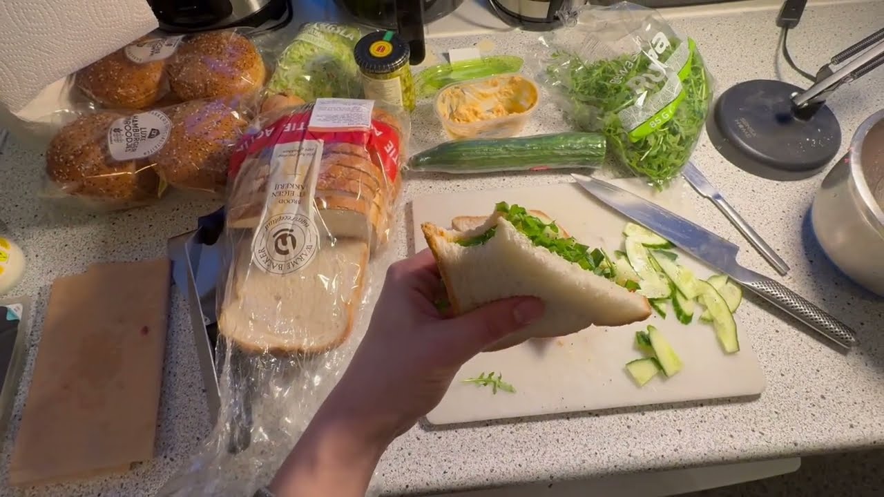 Just get of your ass and make her a little sandwich today. 14 feb - POV cooking