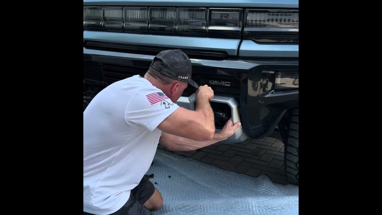 Hummer EV silver delete of front trim / skid plate 
