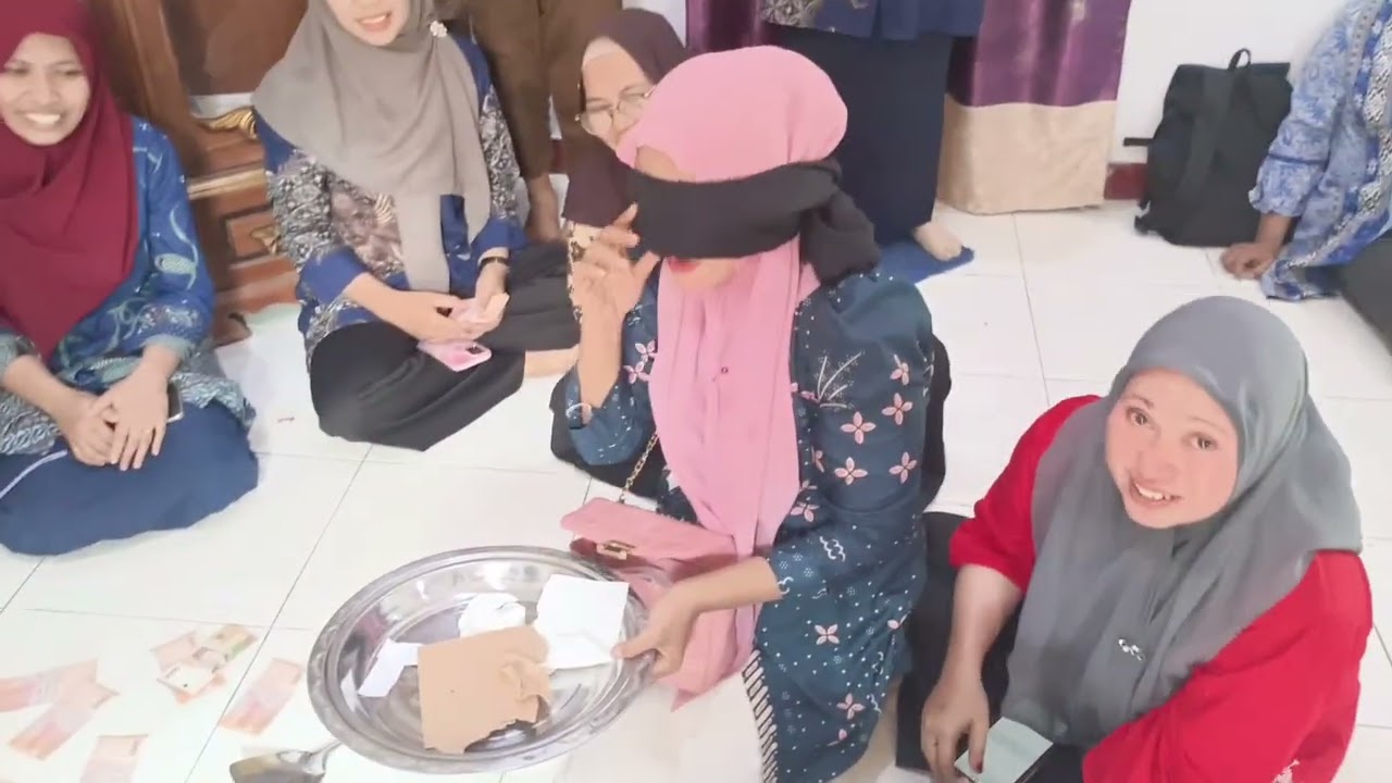 Serunya bermain games mengambil uang menggunakan spatula family Spendu Tibawa
