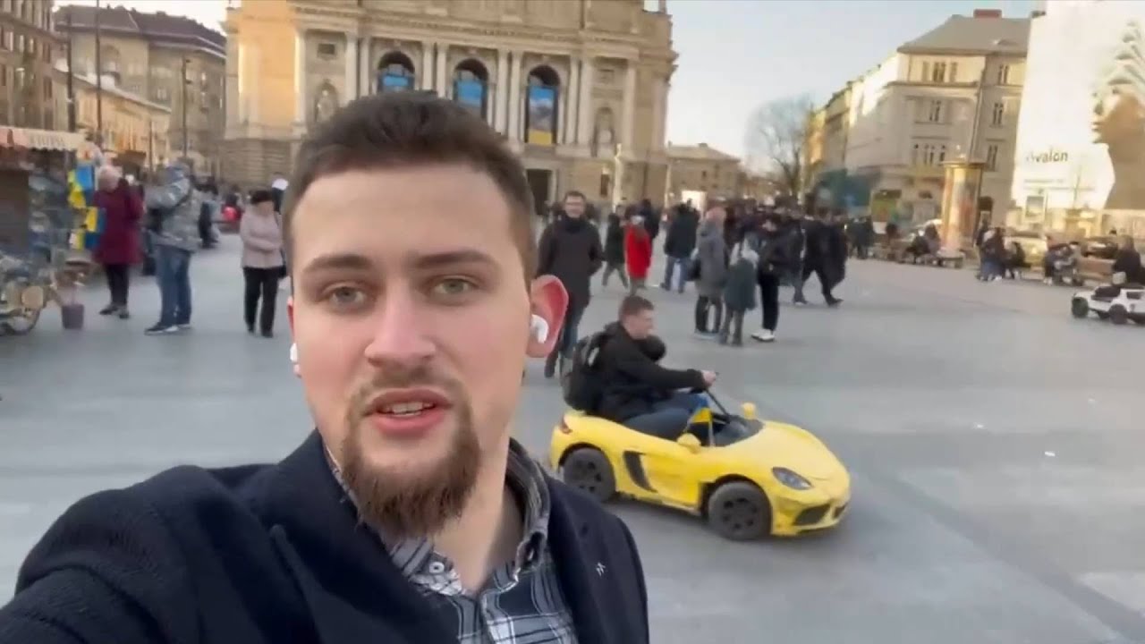 GLOBALink | On site in Ukraine: Life continues with stores open, people on streets in Lviv