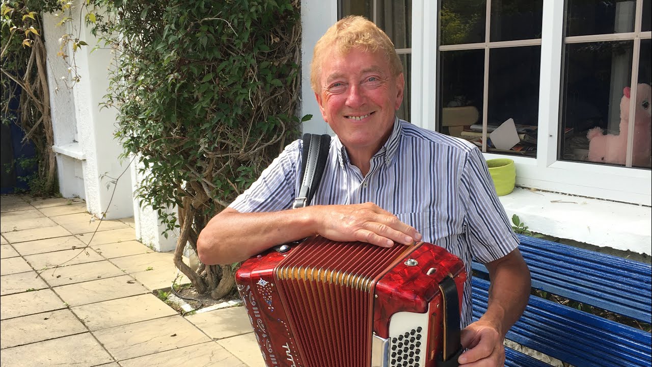 Finbarr Dwyer Reel - Irish traditional reel on button accordion