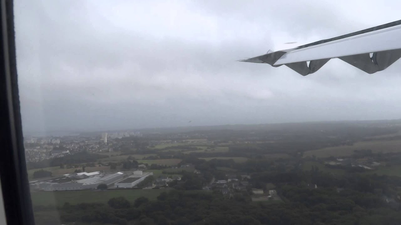 ATTERRISSAGE À L'AÉROPORT DE LORIENT//LANDING AT LORIENT AIRPORT//A50935//ATR 72 600