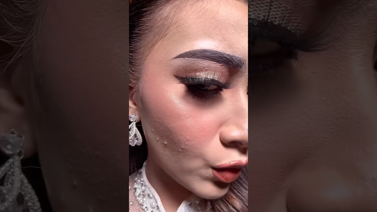 Текстура кожи нормальная😭