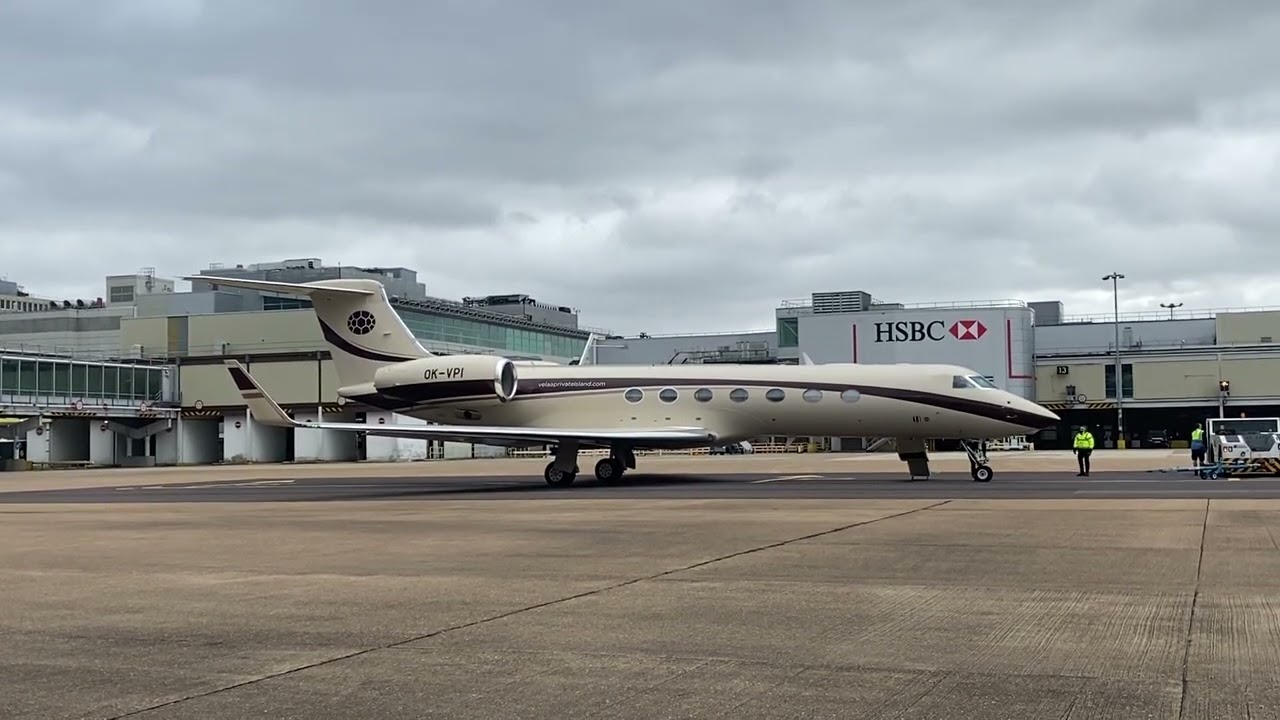 Gulfstream G550 pushback and start up