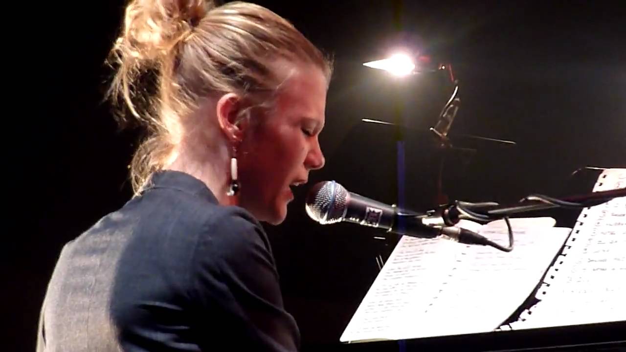 Trixie Whitley - I can't stand the rain / Pieces @ Gent Jazz 2010