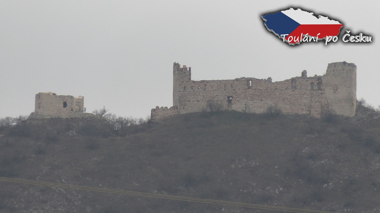 Zřícenina hradu Děvičky s legendou o zakletých dívkách do skal (030)
