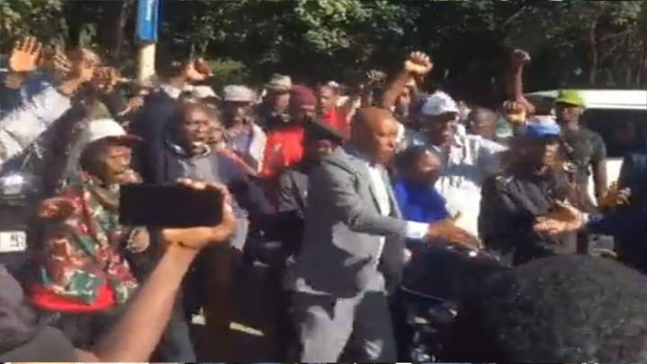 SEE WHAT HAPPENED TO MAINA NJENGA AFTER BEING RELEASED AT MAKADARA LAW COURT AFTER BEING ABDUCTED
