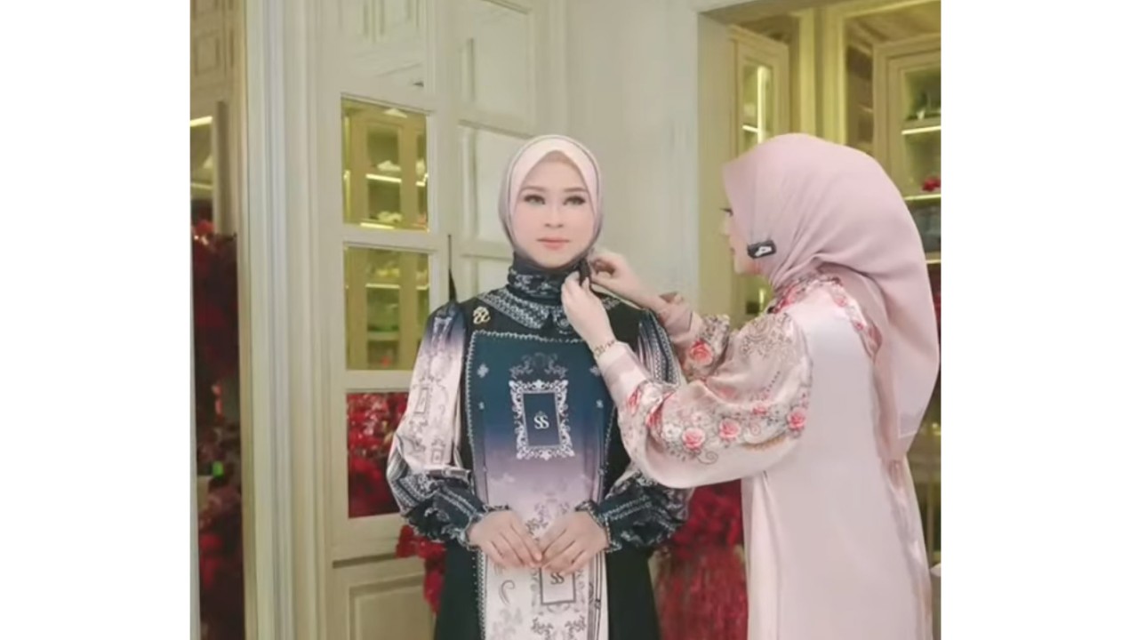 APRIL COLEB LIVE BERSAMA SHELA SAUKI