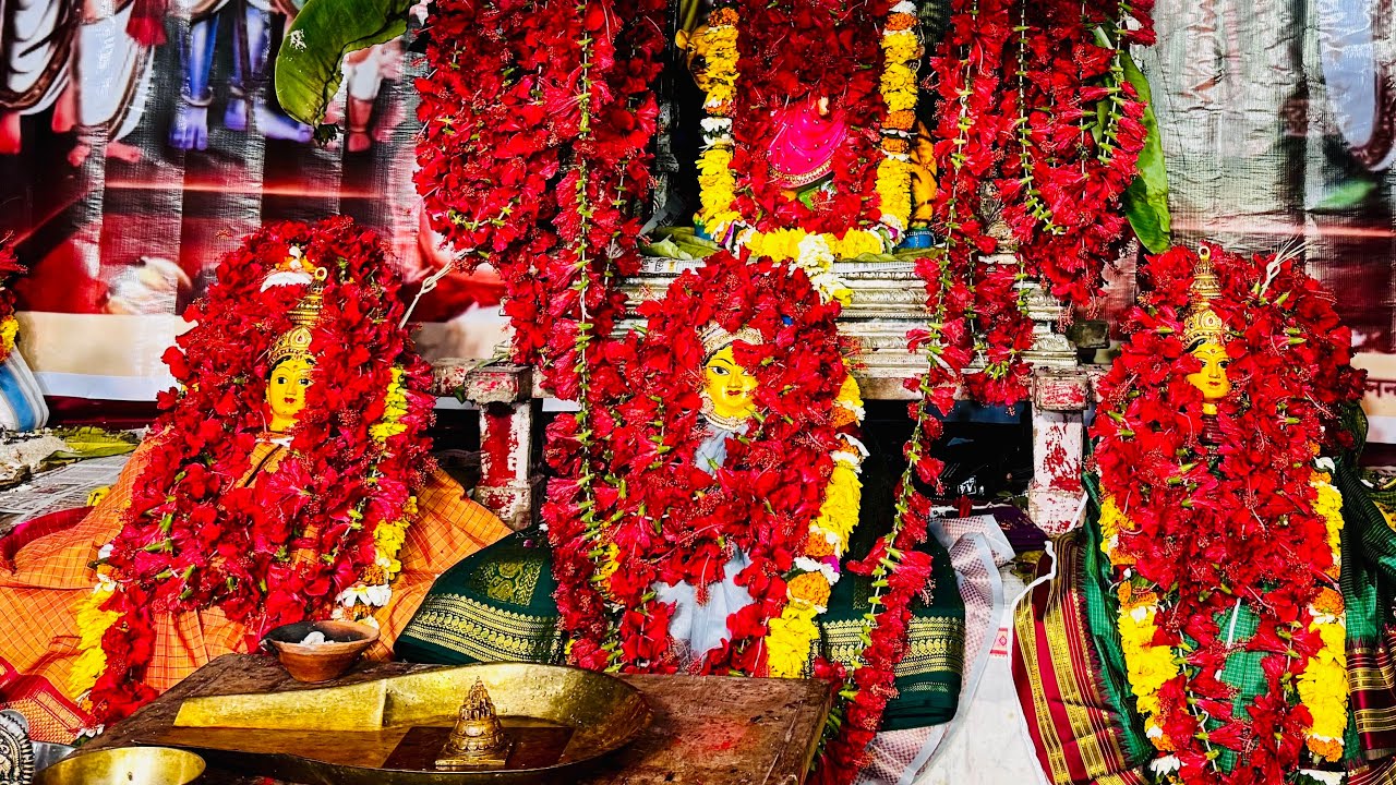 माँ महाकाली, माँ महालक्ष्मी और माँ सरस्वती पूजन अर्चन आरती #durgapuja #matarani #mata #viral #durga 