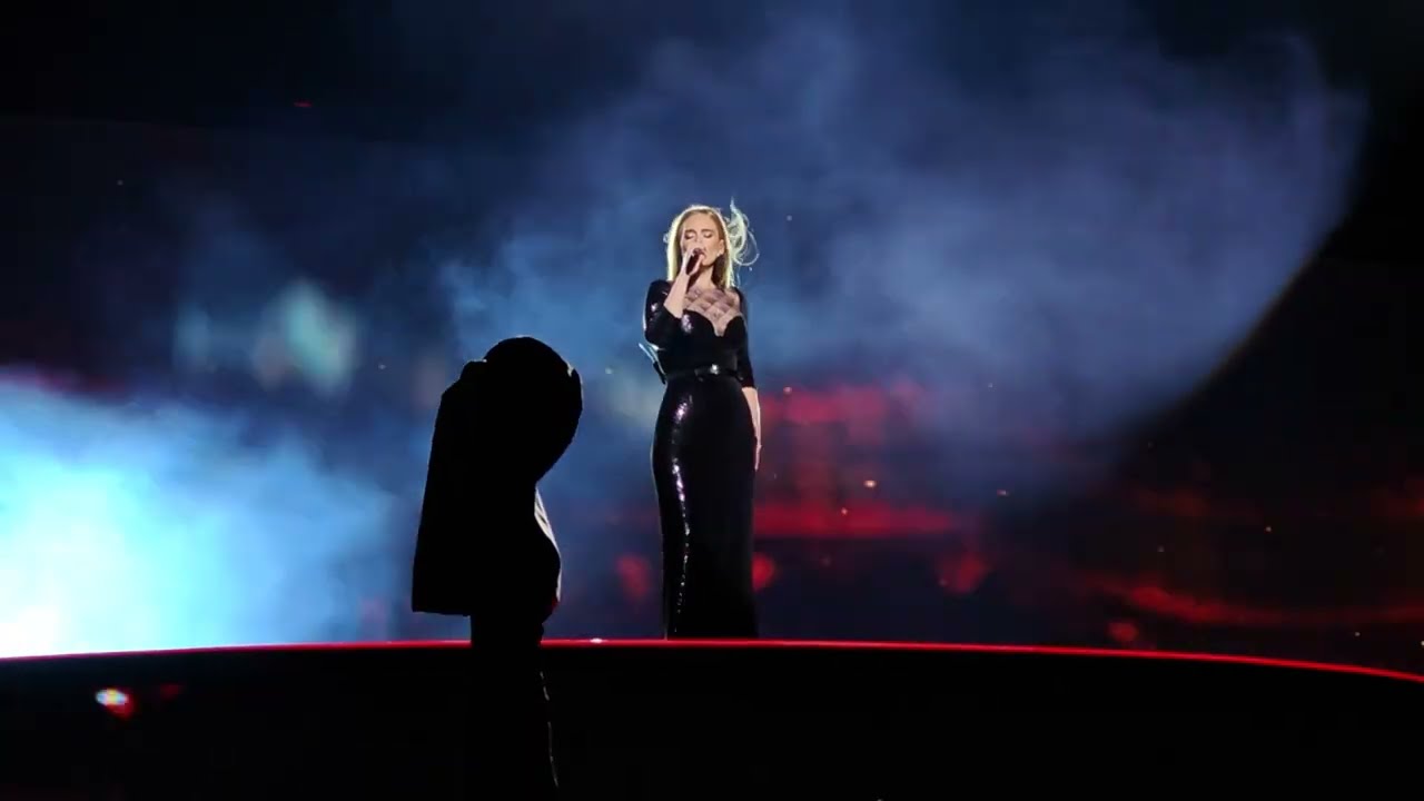 Adele - Skyfall |  Adele in Munich  (Night 6)