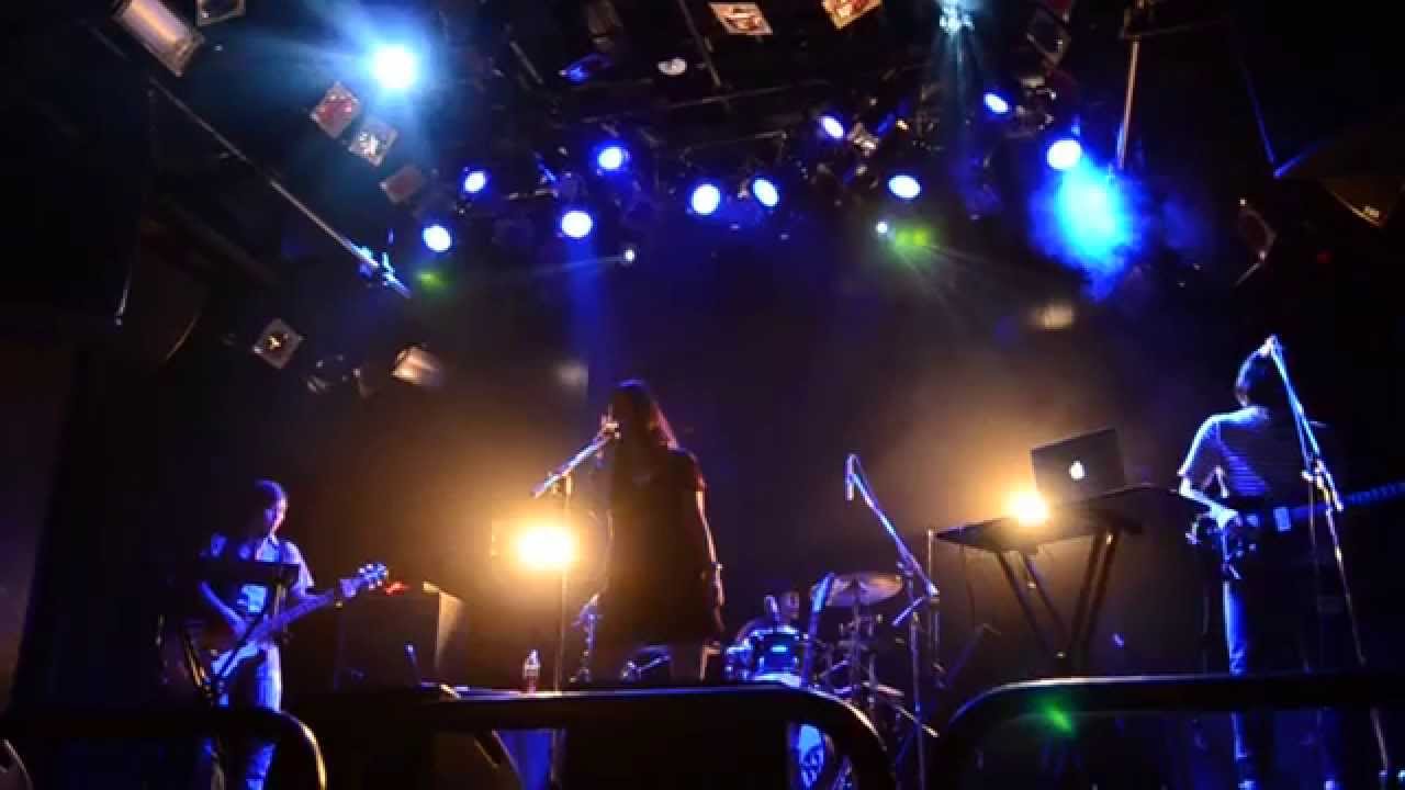 walk alone / broken little sister
