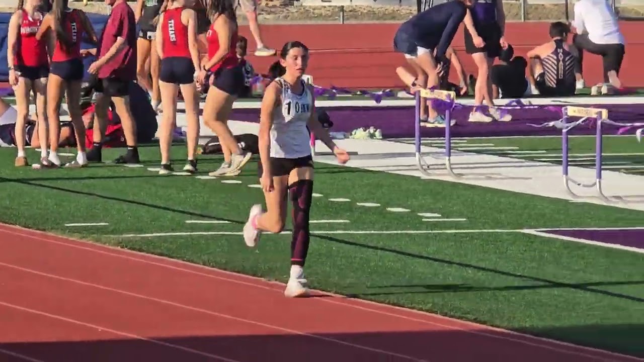 Kylie runs the 3200 m for La Vernia HS at Navarro HS on 2-26-26