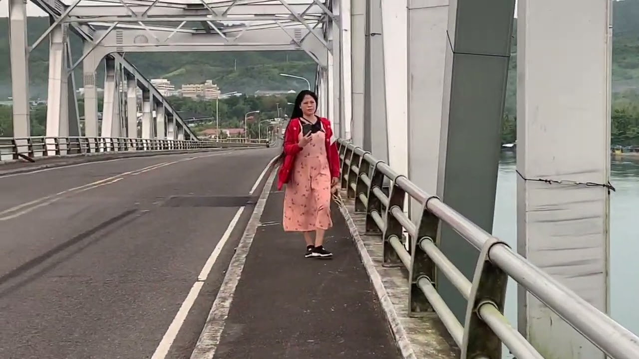 San Juanico Bridge in Tacloban City Walking and Seing the Beautiful View in Leyte and Samar