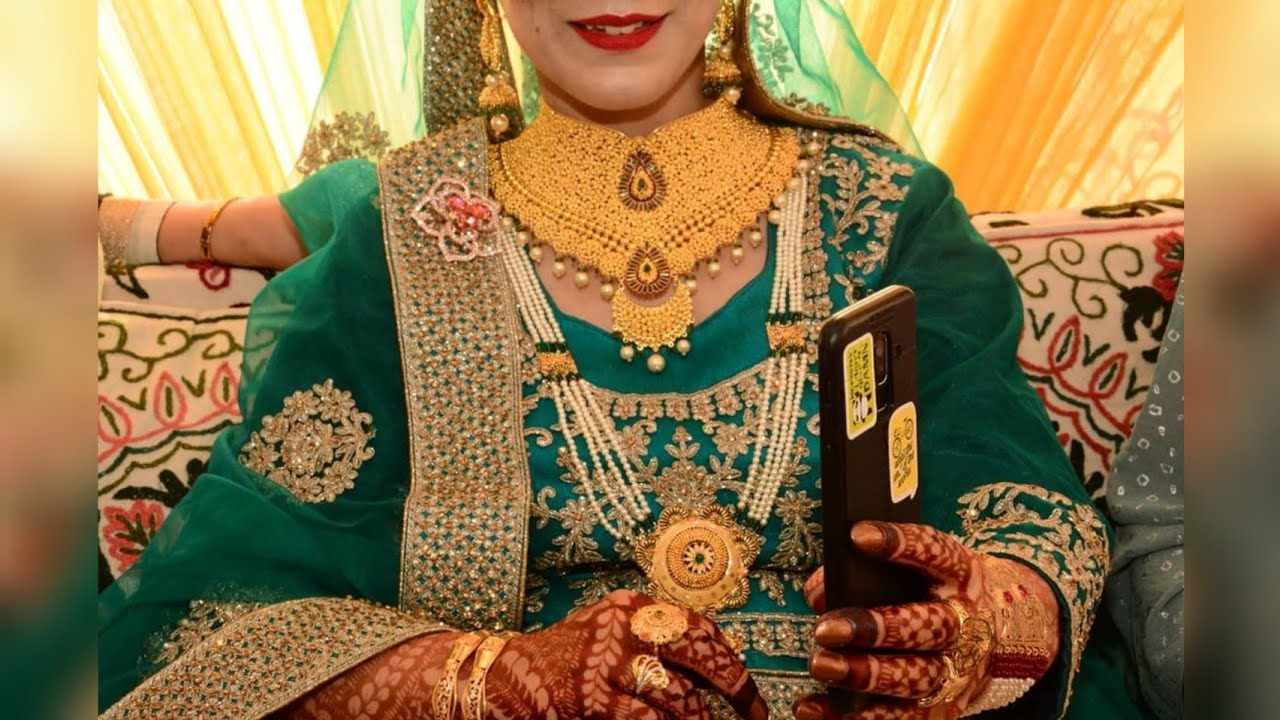 Kashmiri mehndi raat | Kashmiri bride singing |kashmiri mehandiraat | 