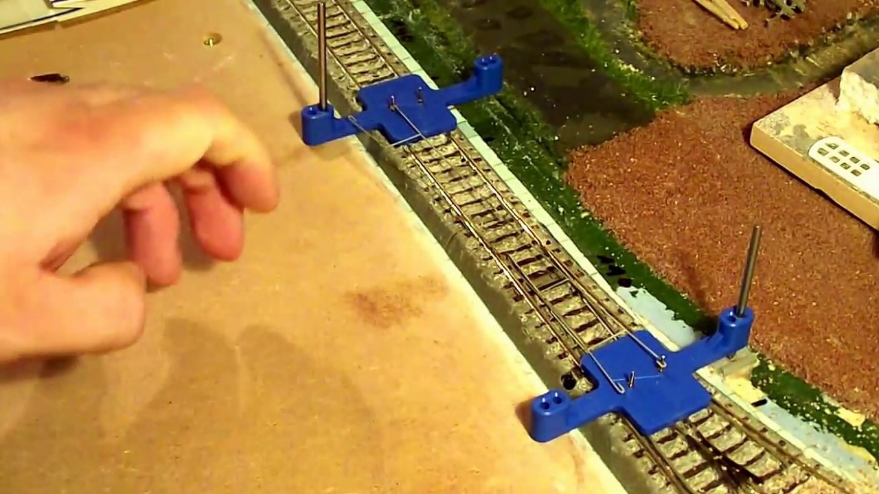 Montage der Viessmann Oberleitung Teil 1