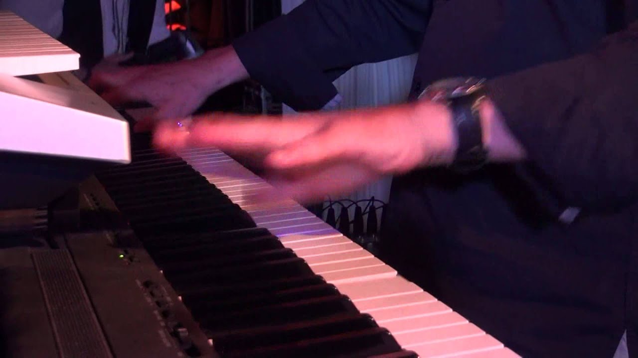 Roll Over Beethoven  -The Magic Strangers @ the Jukebox Live