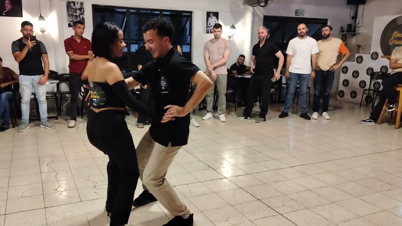 Me Preguntaron por tí - Sebas Garreta, Bchta Rising y sP Polanco - Yerin y Fernanda bailan 
